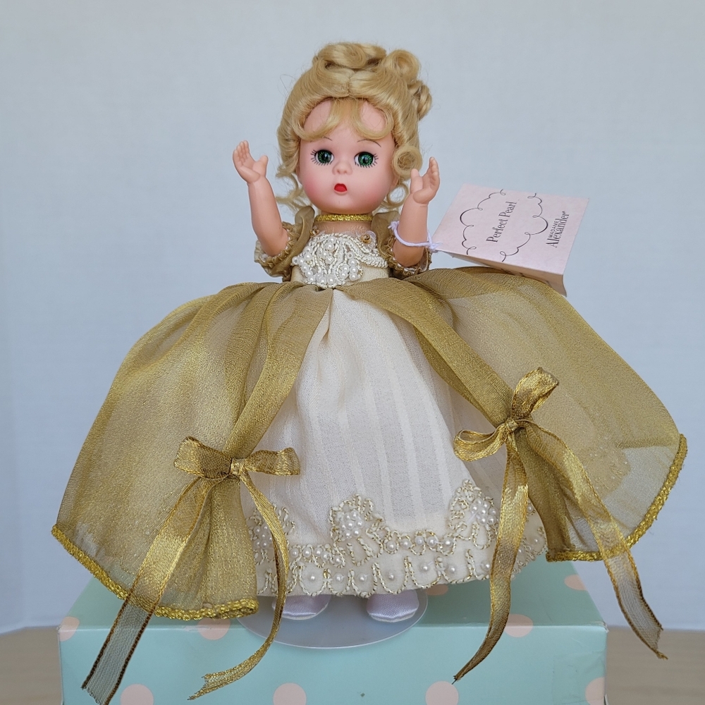 Vintage 2002 Madame Alexander Perfect Pearl #33350 Collector Doll 8 in